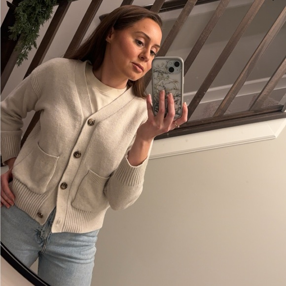 Meet your Posher, Jerika - Picture 2 of 3